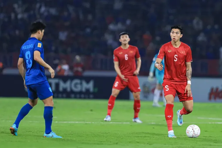 Trở Thành Lá Chắn Thép Với Kỹ Thuật Đá Thòng Trung Vệ Đẳng Cấp