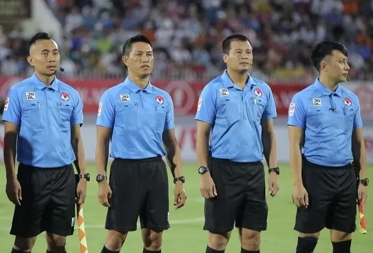 Trợ Lý Trọng Tài Bóng Đá Những Người Gác Đền Công Bằng Trên Sân Cỏ